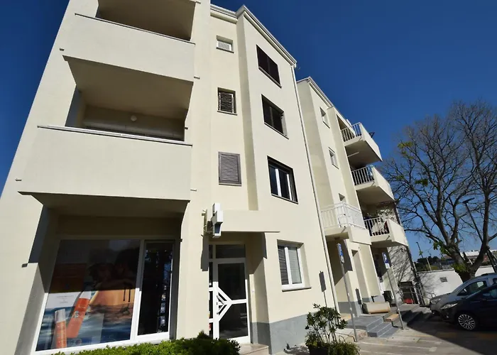 Apartment Jela By Interhome Malinska